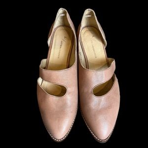 Anthropologie blush pink leather shoes size 39 // Spanish leather, ballet style
